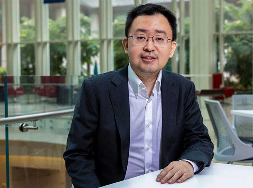 Photo of Olin professor Dennis Zhang