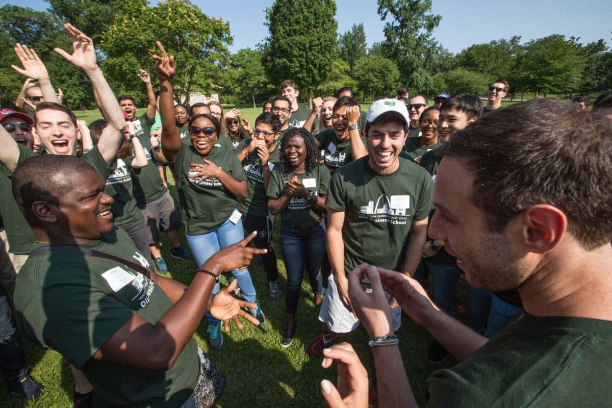 Students enjoy team-building activities as part of MBA GO! Week. ©Photo by Jerry Naunheim Jr.